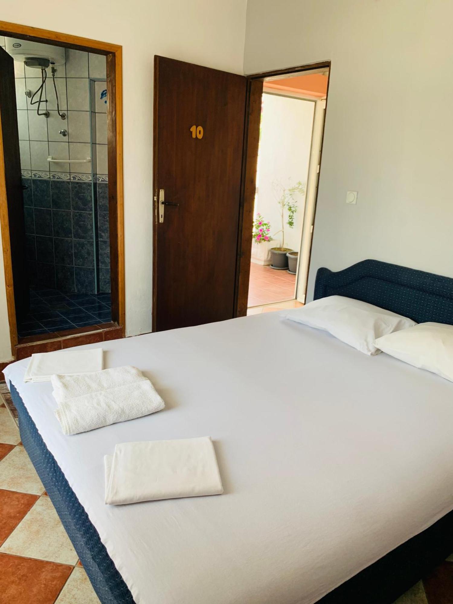Apartments Delfin 乌尔齐尼 外观 照片