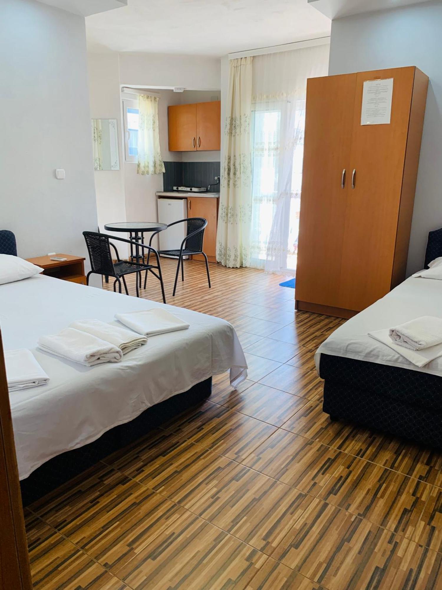 Apartments Delfin 乌尔齐尼 外观 照片