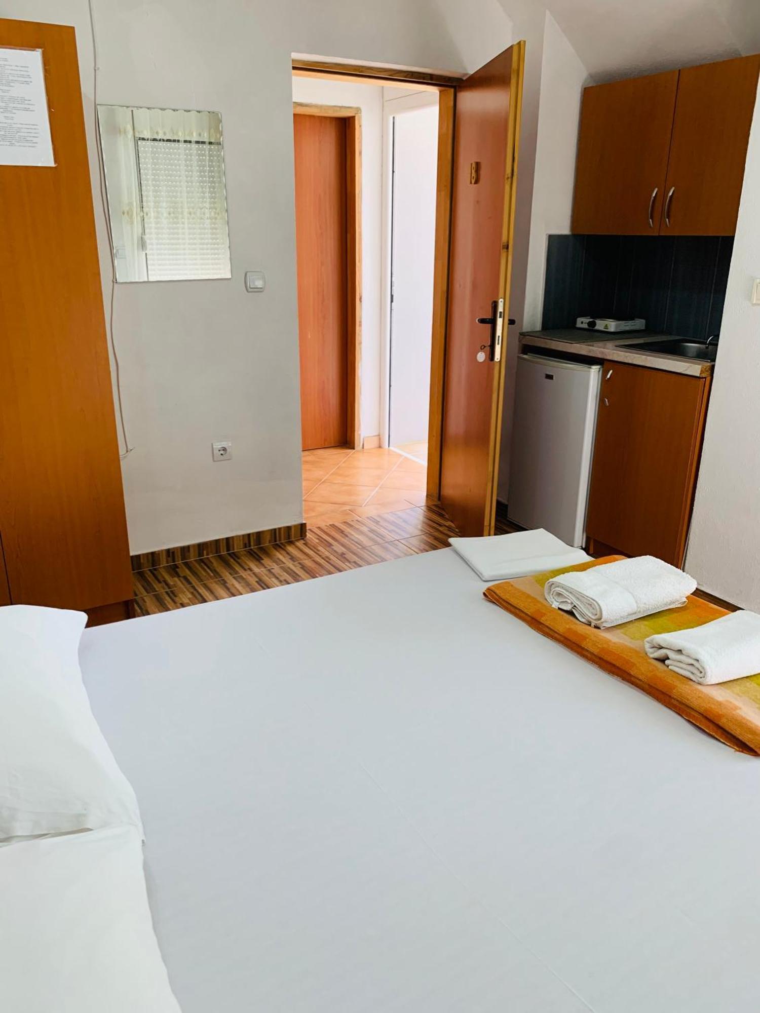 Apartments Delfin 乌尔齐尼 外观 照片