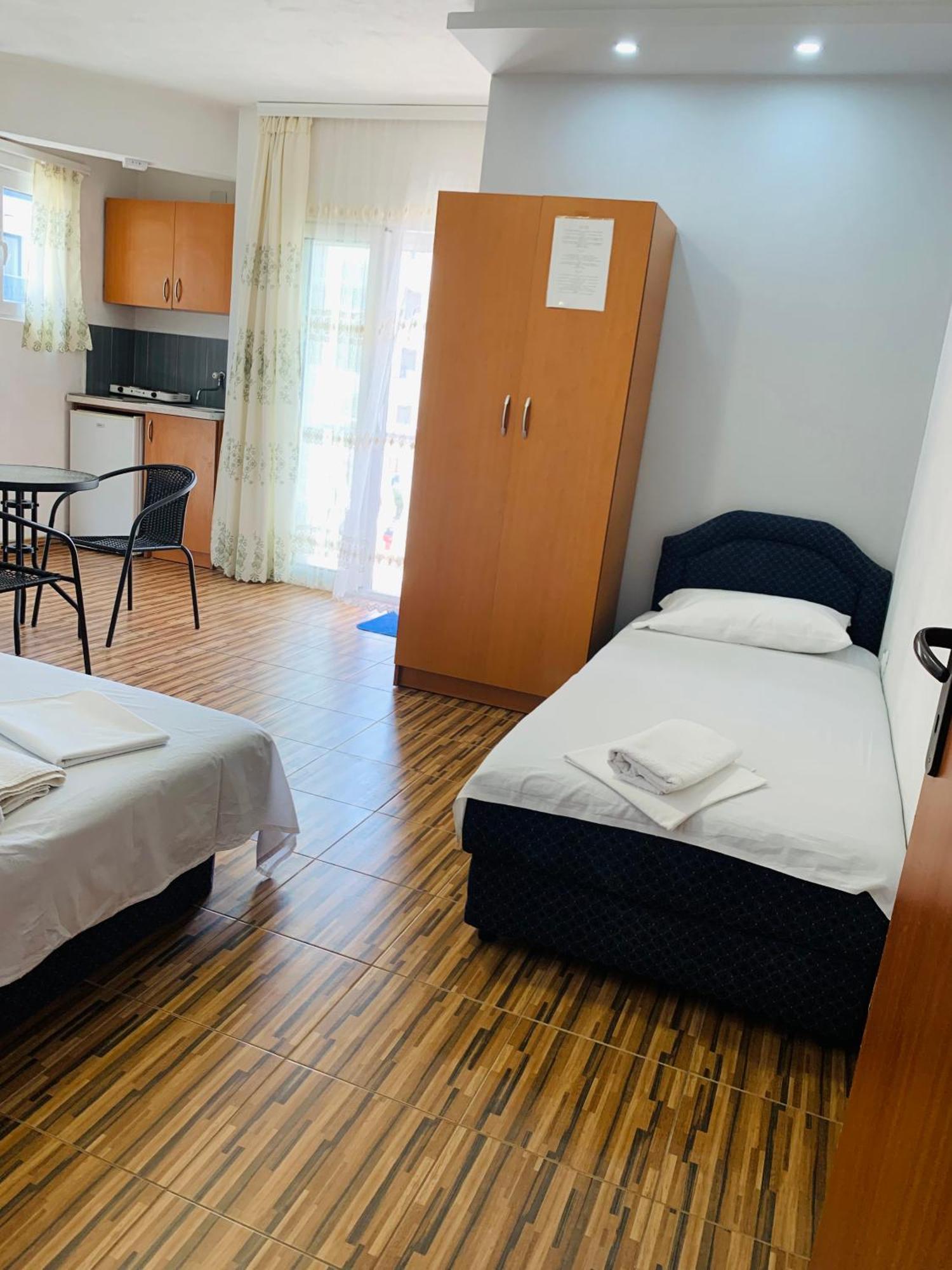 Apartments Delfin 乌尔齐尼 外观 照片