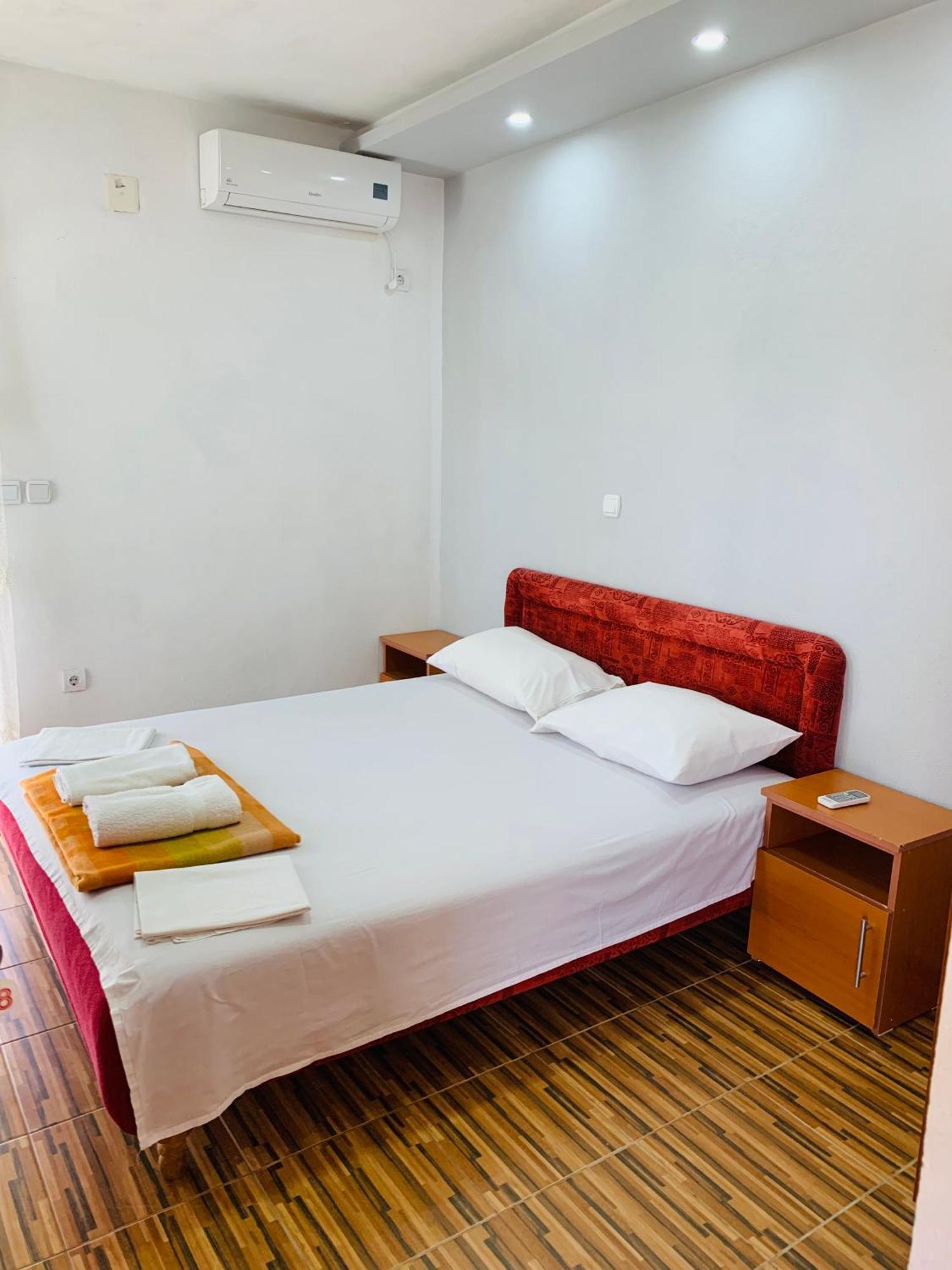 Apartments Delfin 乌尔齐尼 外观 照片