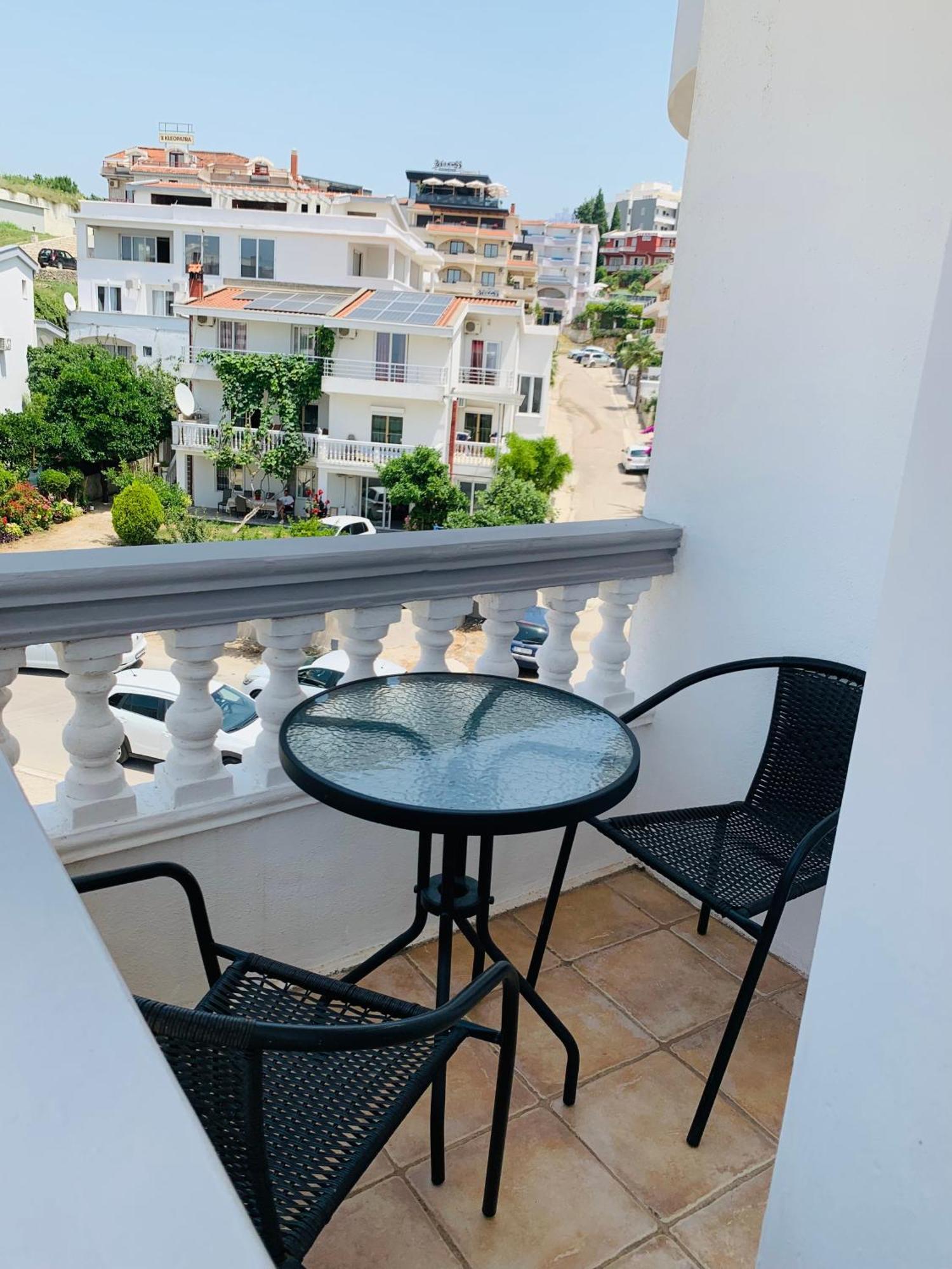 Apartments Delfin 乌尔齐尼 外观 照片