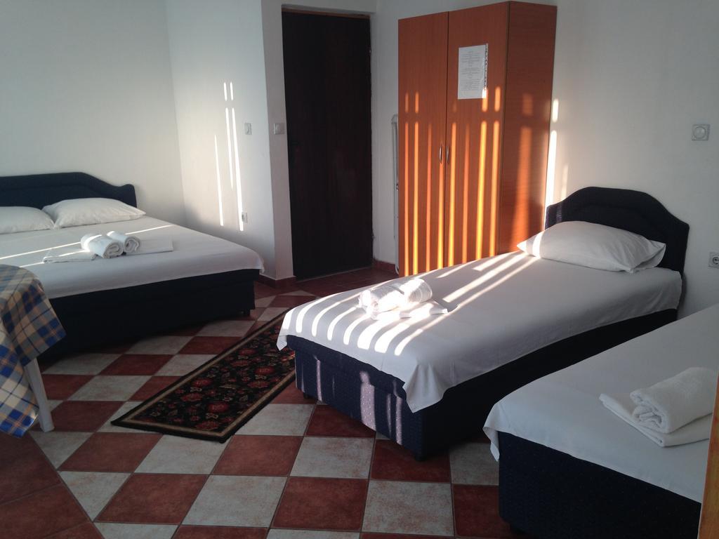 Apartments Delfin 乌尔齐尼 外观 照片